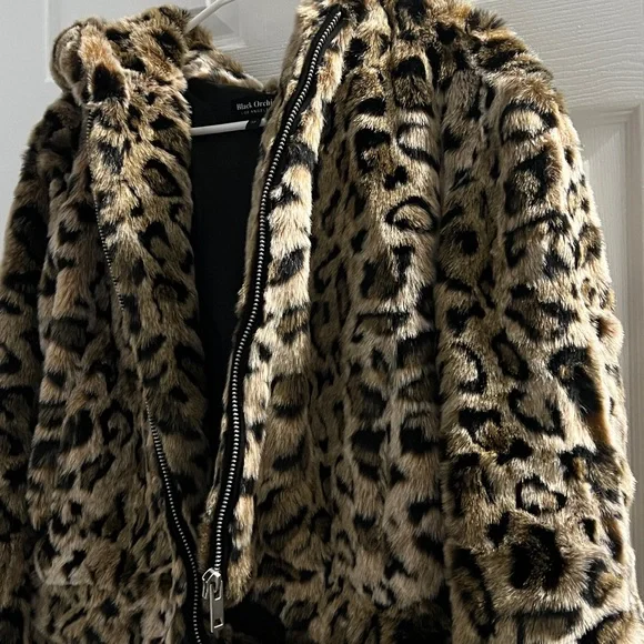 Black Orchid Faux Fur Jacket with Animal Print - Picture 2 of 3